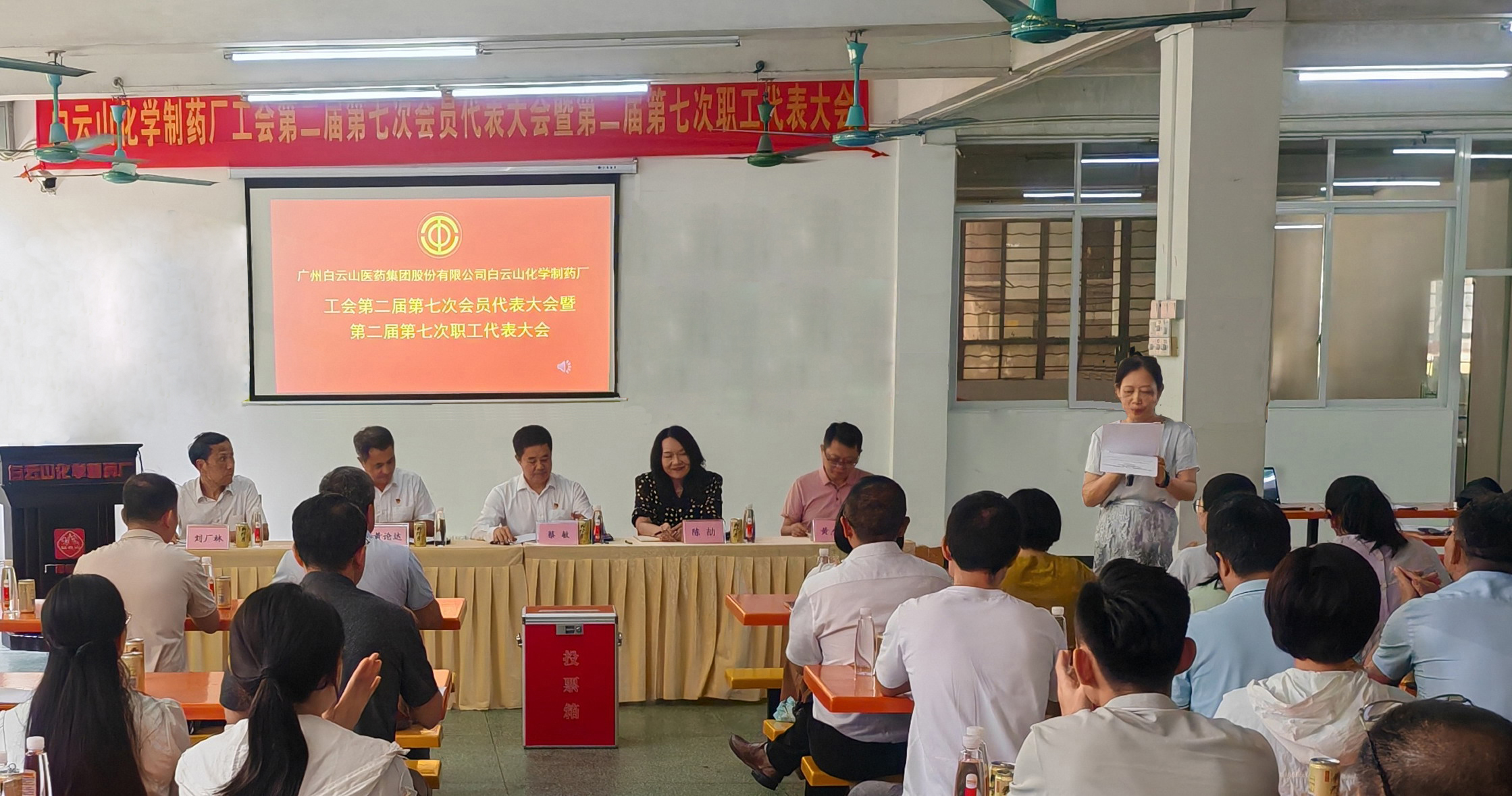 1.主持011.jpg 1.主持011.jpg